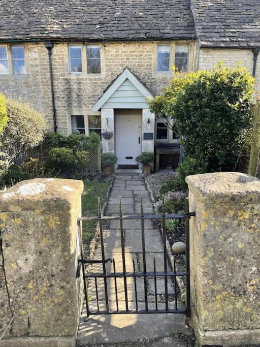 Atworth Hebe Cottage - Idyllic And Homely With Attention To Detail מראה חיצוני תמונה