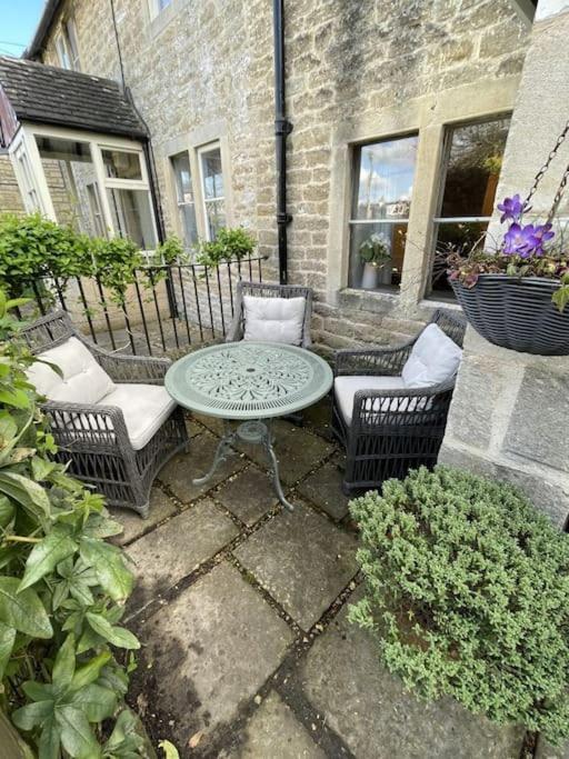 Atworth Hebe Cottage - Idyllic And Homely With Attention To Detail מראה חיצוני תמונה