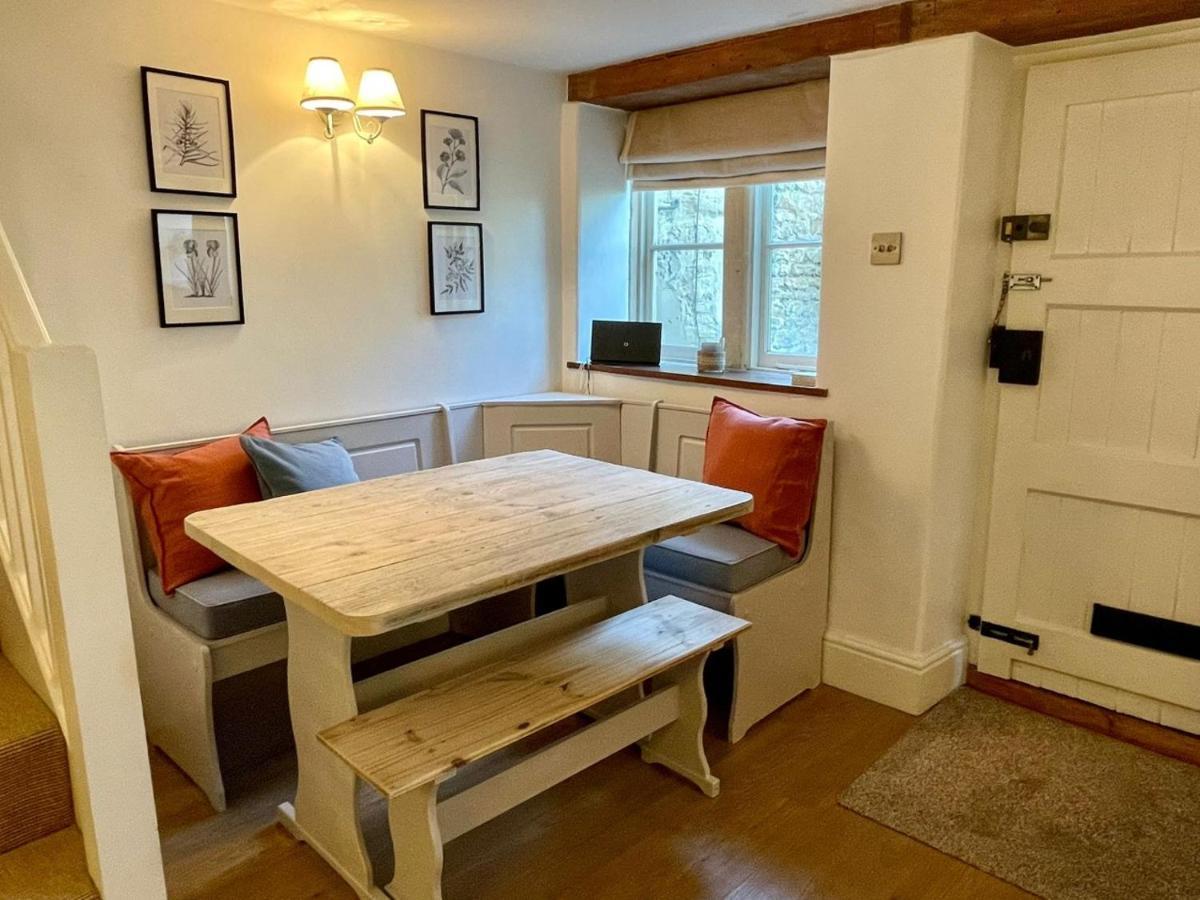Atworth Hebe Cottage - Idyllic And Homely With Attention To Detail מראה חיצוני תמונה