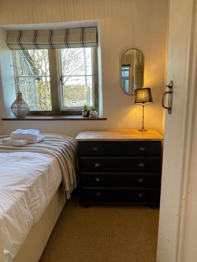 Atworth Hebe Cottage - Idyllic And Homely With Attention To Detail מראה חיצוני תמונה