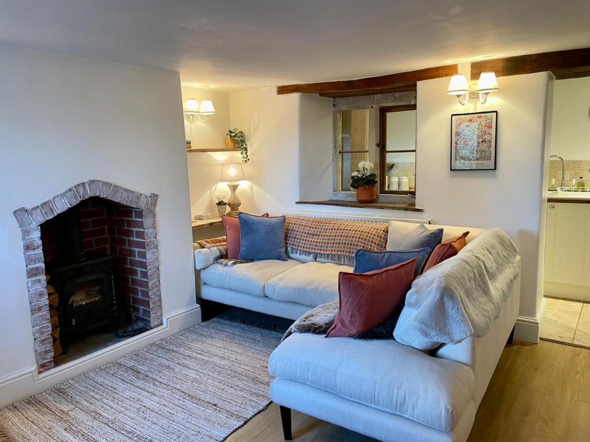 Atworth Hebe Cottage - Idyllic And Homely With Attention To Detail מראה חיצוני תמונה
