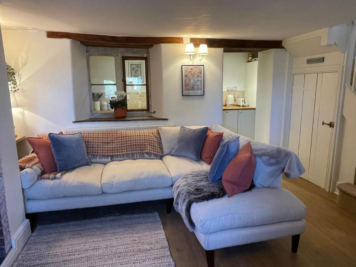Atworth Hebe Cottage - Idyllic And Homely With Attention To Detail מראה חיצוני תמונה